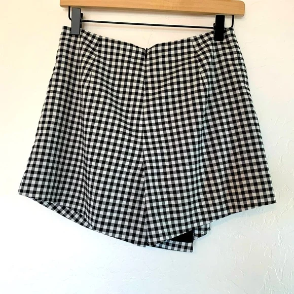 Forever 21 Skort. Size: Small. Excellent condition - Picture 3 of 6